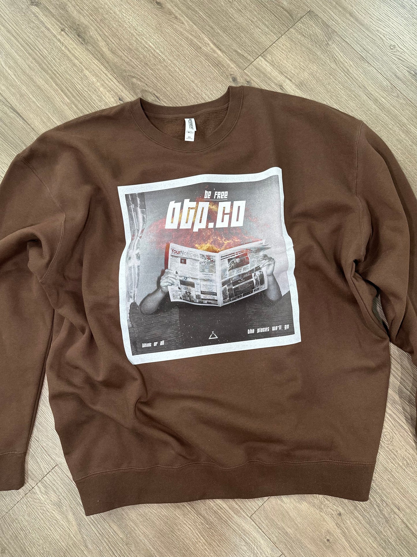 "WORLDS END" CREWNECK